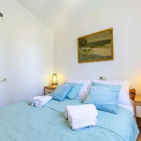 8729a Apartman Jelsa